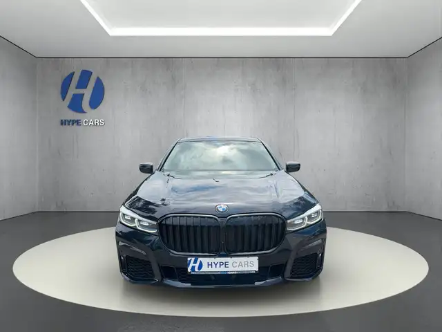 BMW 7 Series view 2