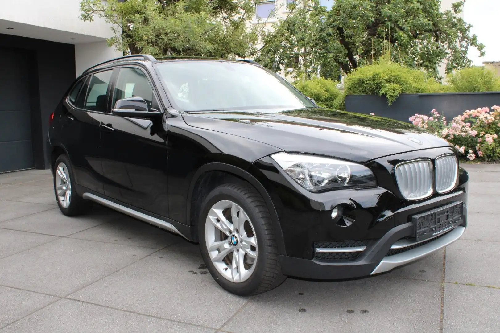 BMW X1 18 i sDrive **LEDER/X-LINE** Nero - 2