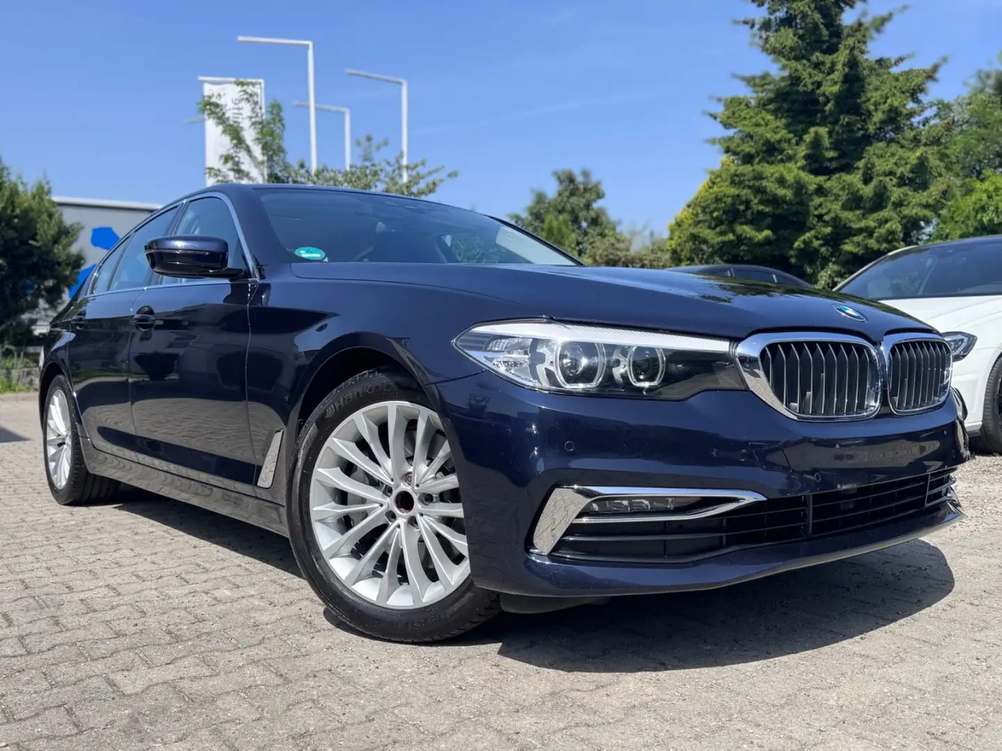 BMW 530 d Luxury Line/Komfortsitze/AHK/R Kamera Blau - 1