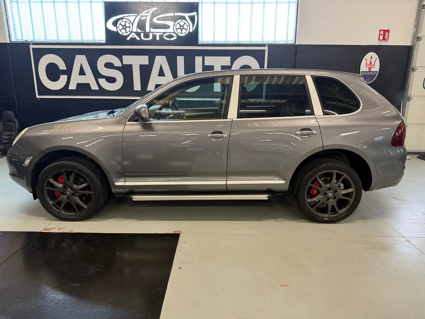 Porsche Cayenne Cayenne 4.5 Turbo tiptronic ASI 8 CERCHI 18 20 Grigio - 1