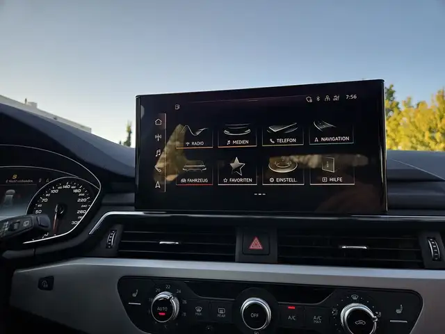 Audi A4 view 11