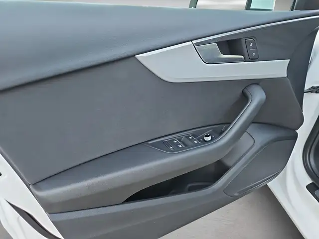 Audi A4 view 6
