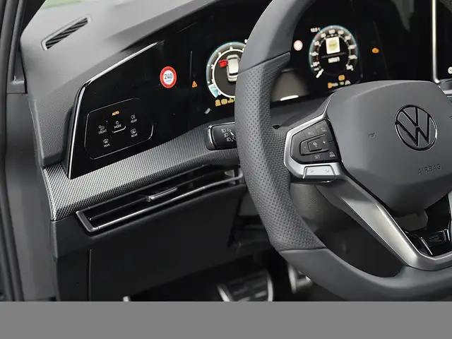 Volkswagen Golf view 6