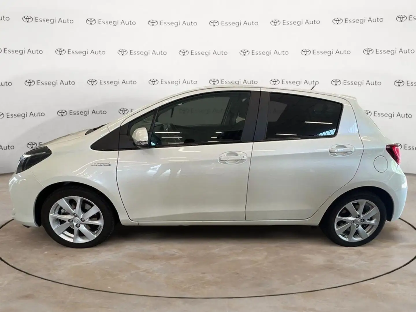 Toyota Yaris 1.5 Hybrid 5 porte Style Bianco - 2