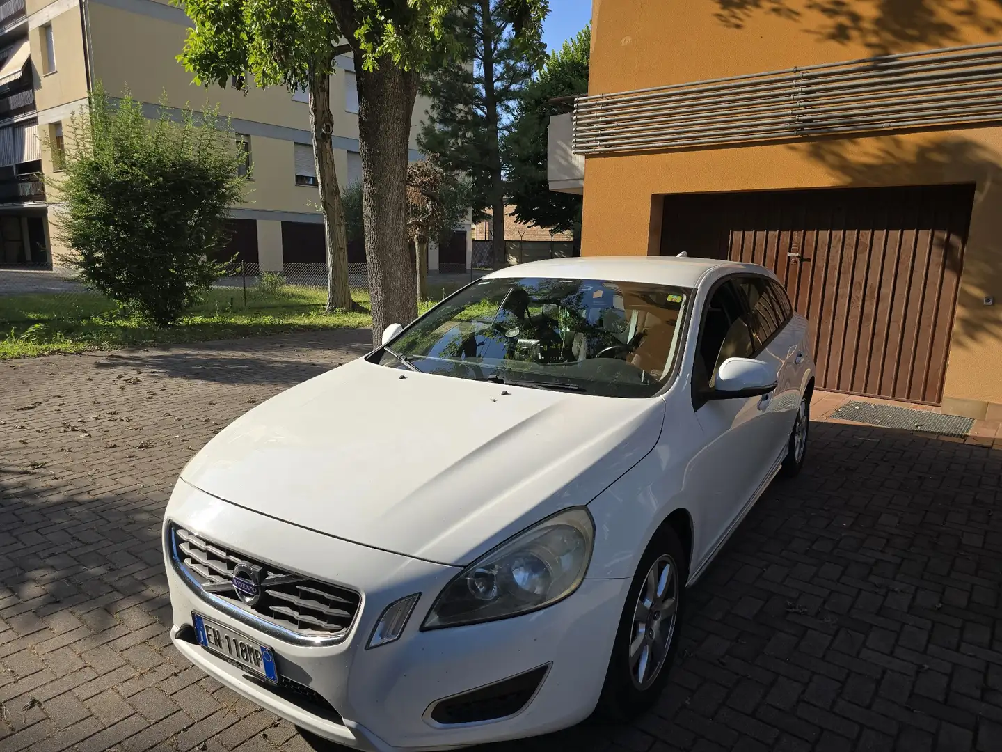 Volvo V60 1.6 d2 Business - 1