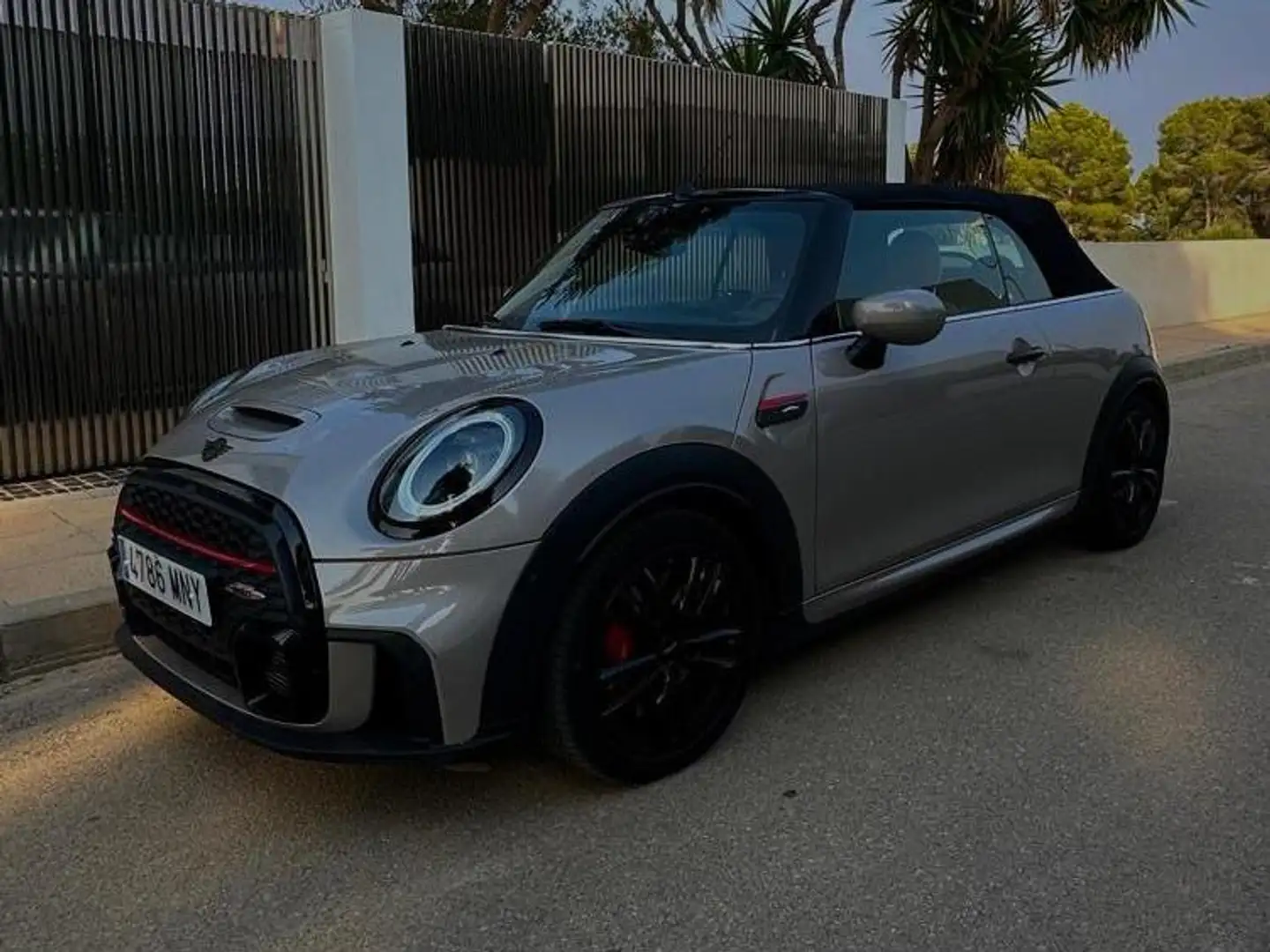 MINI John Cooper Works Cabrio Beige - 2