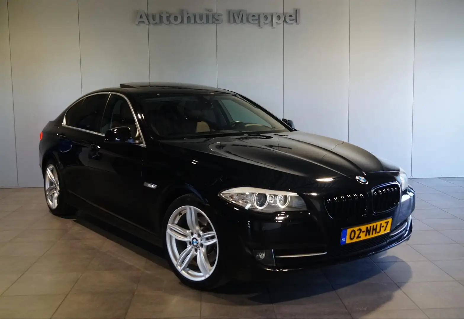 BMW 523 523i Executive Schuif kanteldak | Navigatie | PDC Noir - 1
