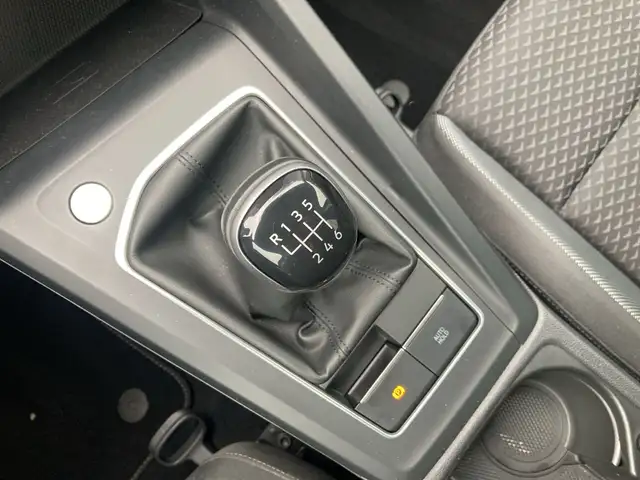 Volkswagen Golf view 11