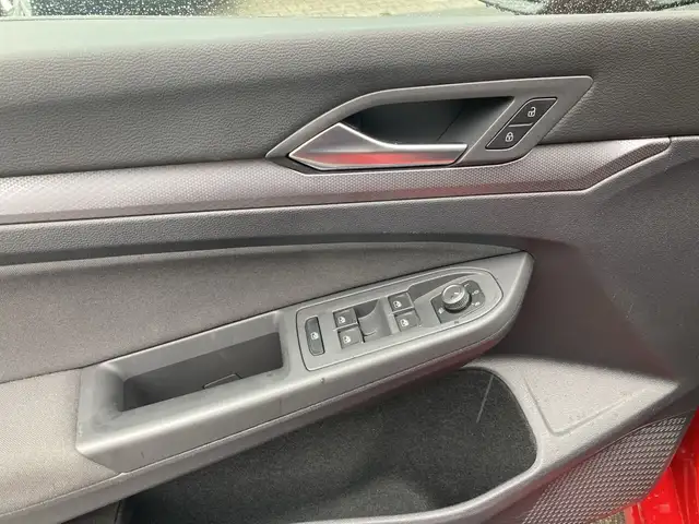 Volkswagen Golf view 8
