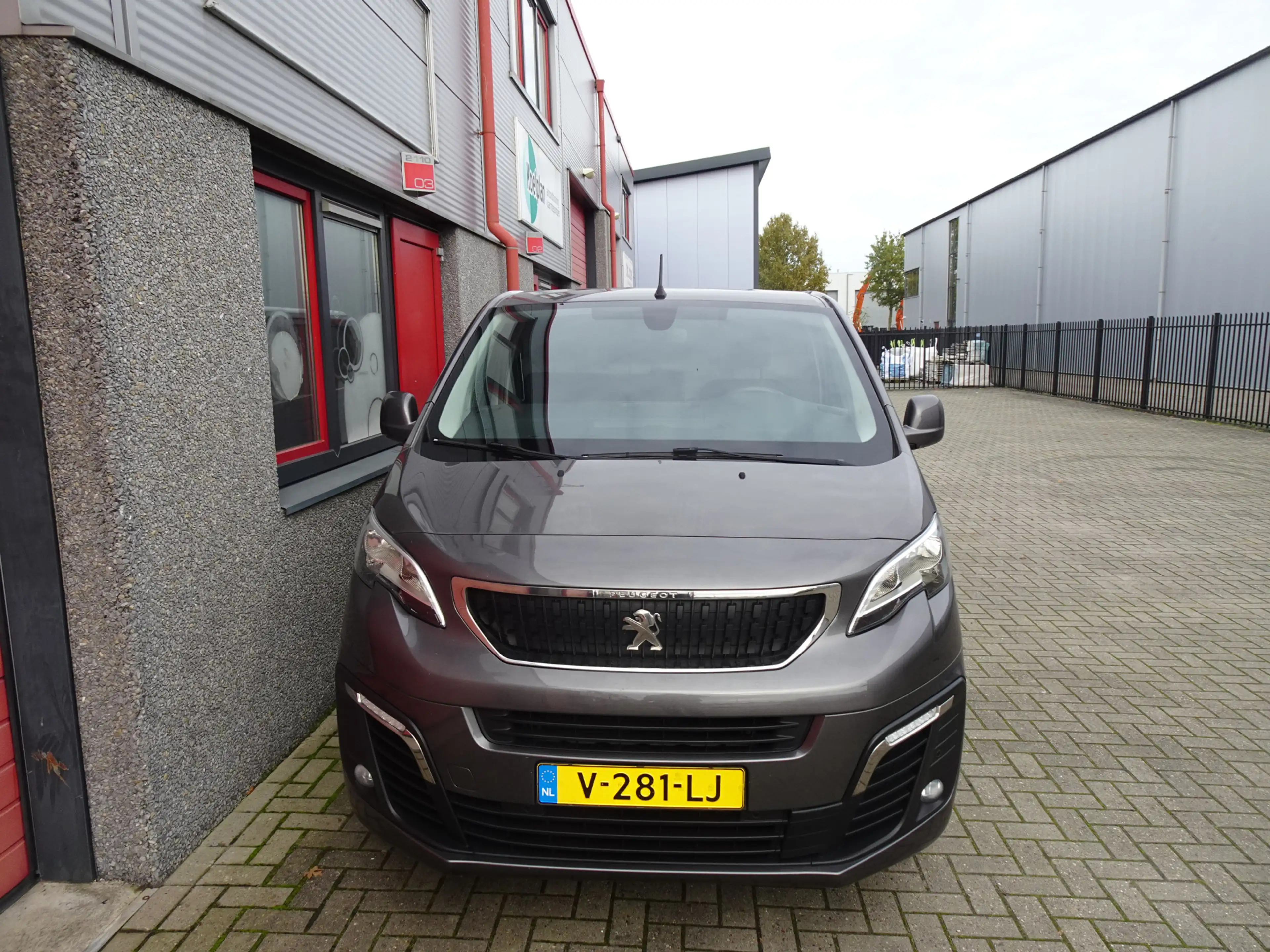 Peugeot Expert 231L 2.0 BlueHDI 150 Premium Pack airco 3 zits — photo 12