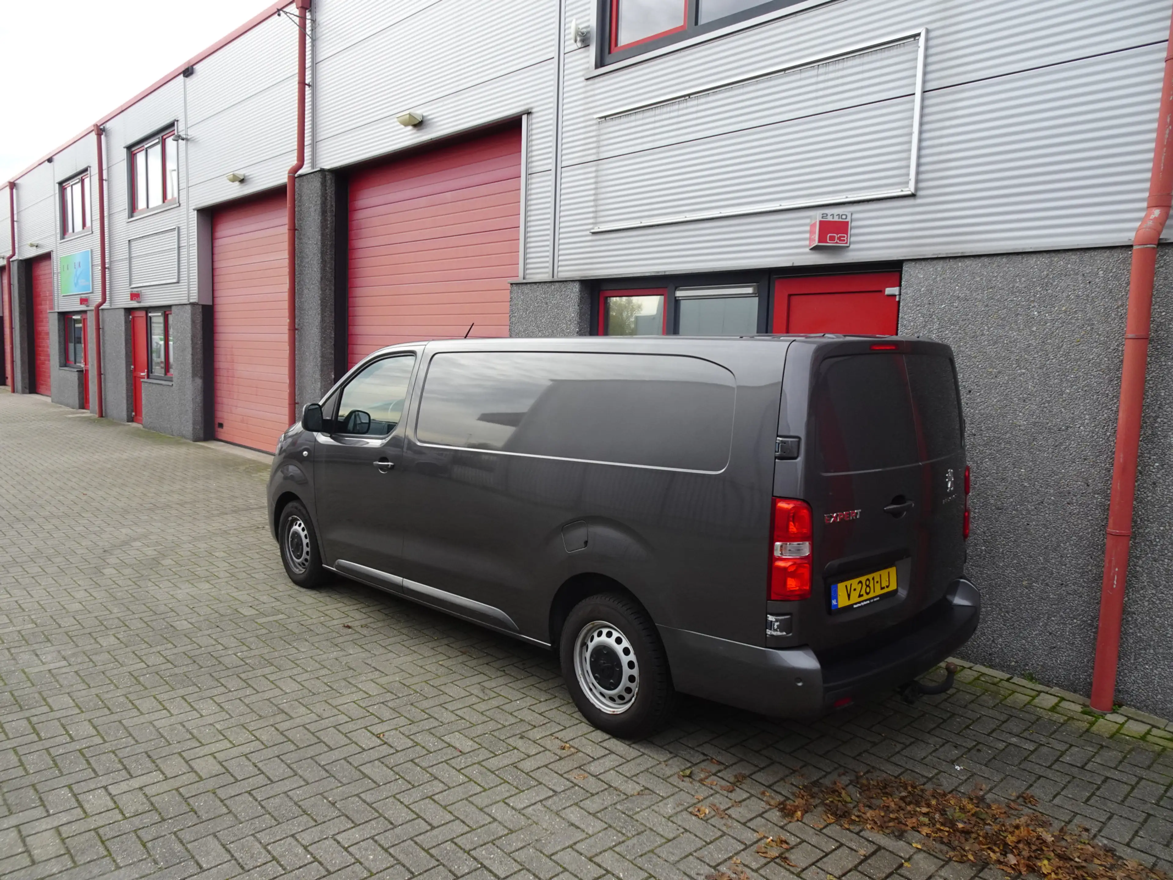 Peugeot Expert 231L 2.0 BlueHDI 150 Premium Pack airco 3 zits — photo 3