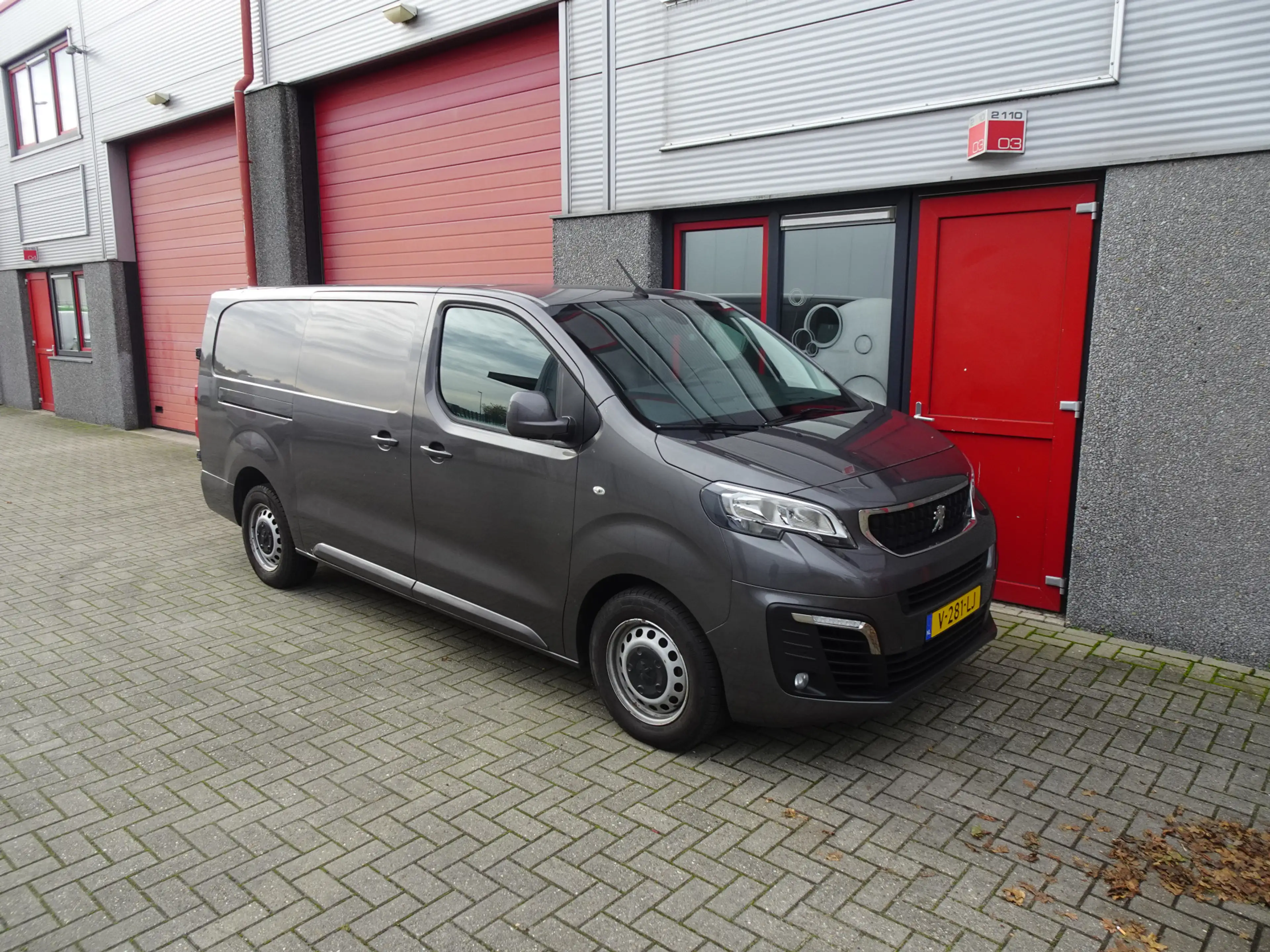 Peugeot Expert 231L 2.0 BlueHDI 150 Premium Pack airco 3 zits — photo 5