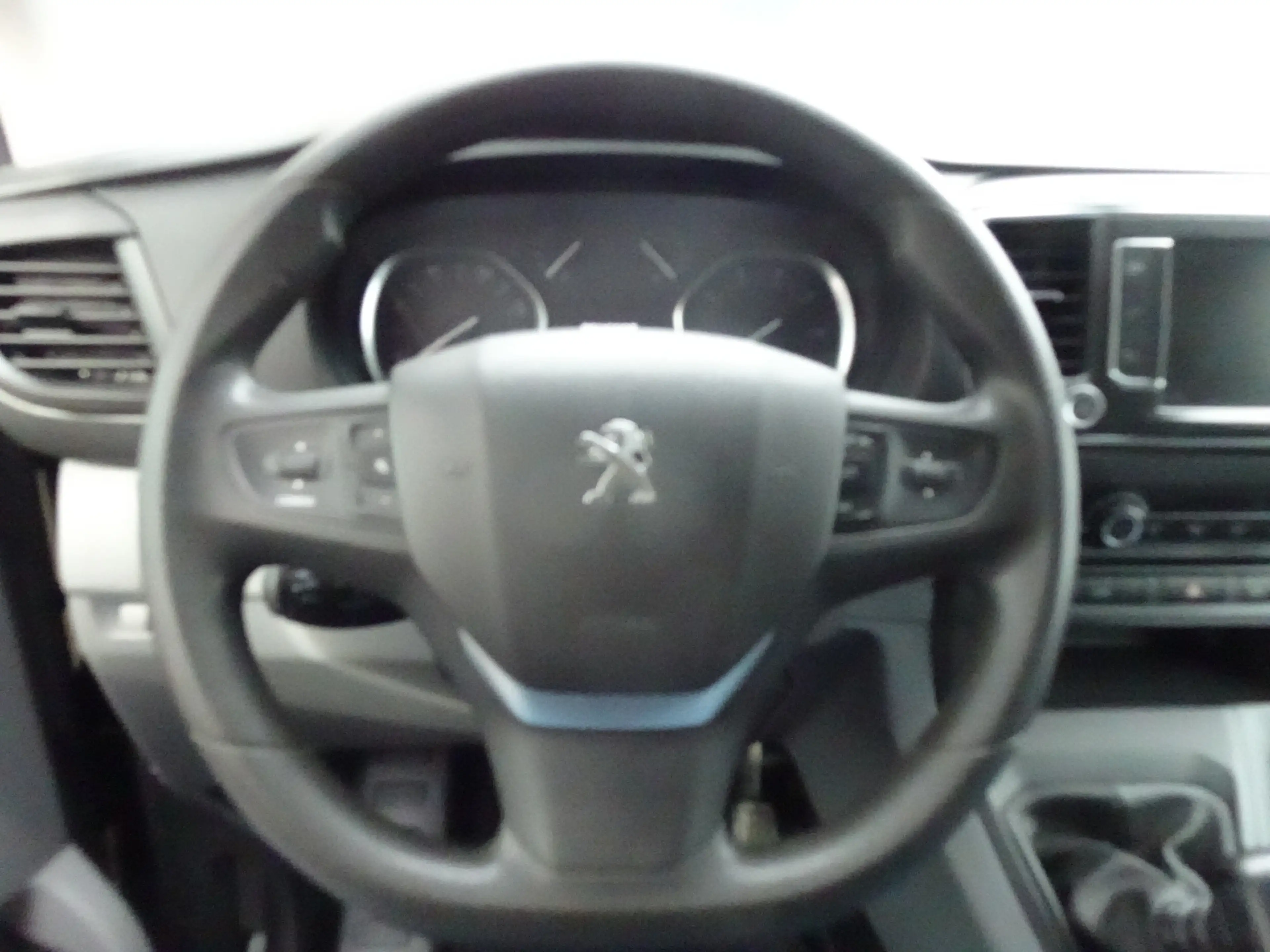 Peugeot Expert 231L 2.0 BlueHDI 150 Premium Pack airco 3 zits — photo 11