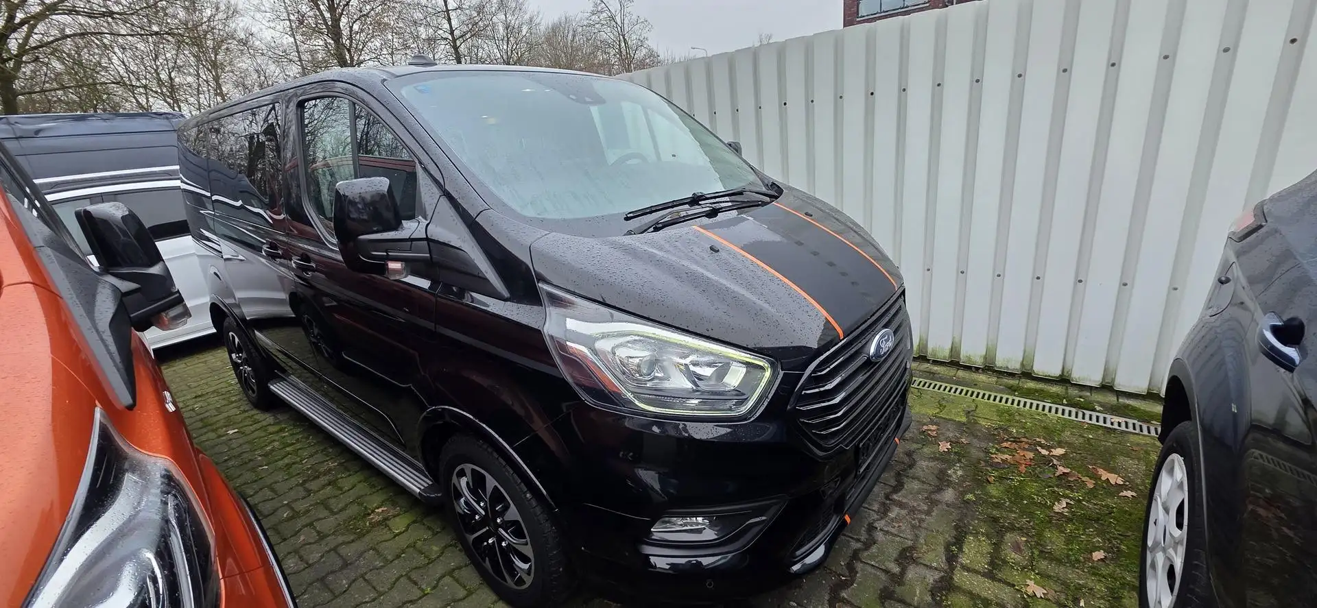 Ford Tourneo Custom 320 L1H1 VA MH Sport AHK Navi Camera Standheizung Noir - 1