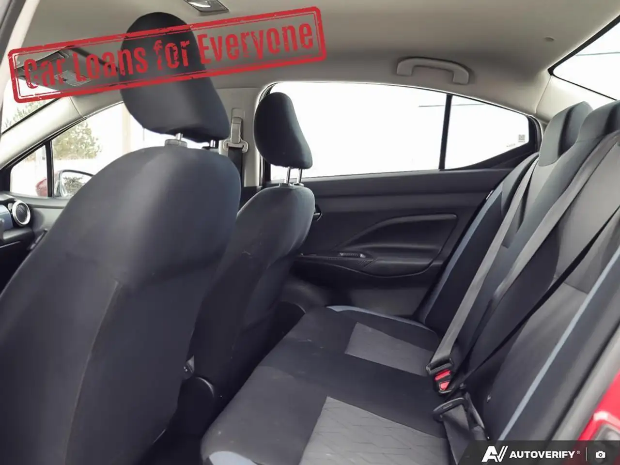 Nissan Versa снимка Nissan Versa