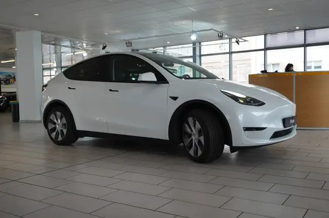 Tesla Model Y view 7