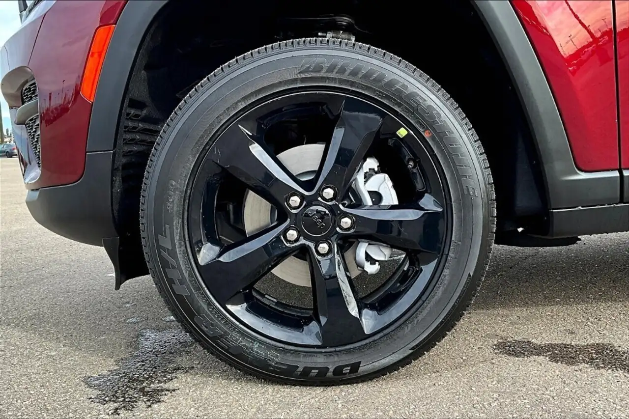 Jeep Grand Cherokee снимка Jeep Grand Cherokee