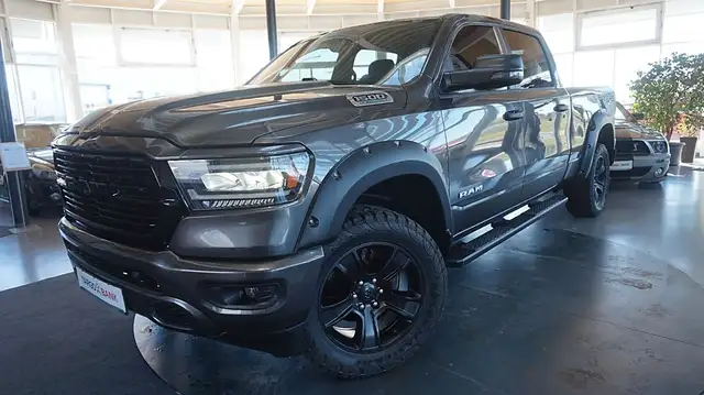 Dodge RAM 1500 HEMI 5.7l Crew-Cab*4x4*6Sitz*LONGBED