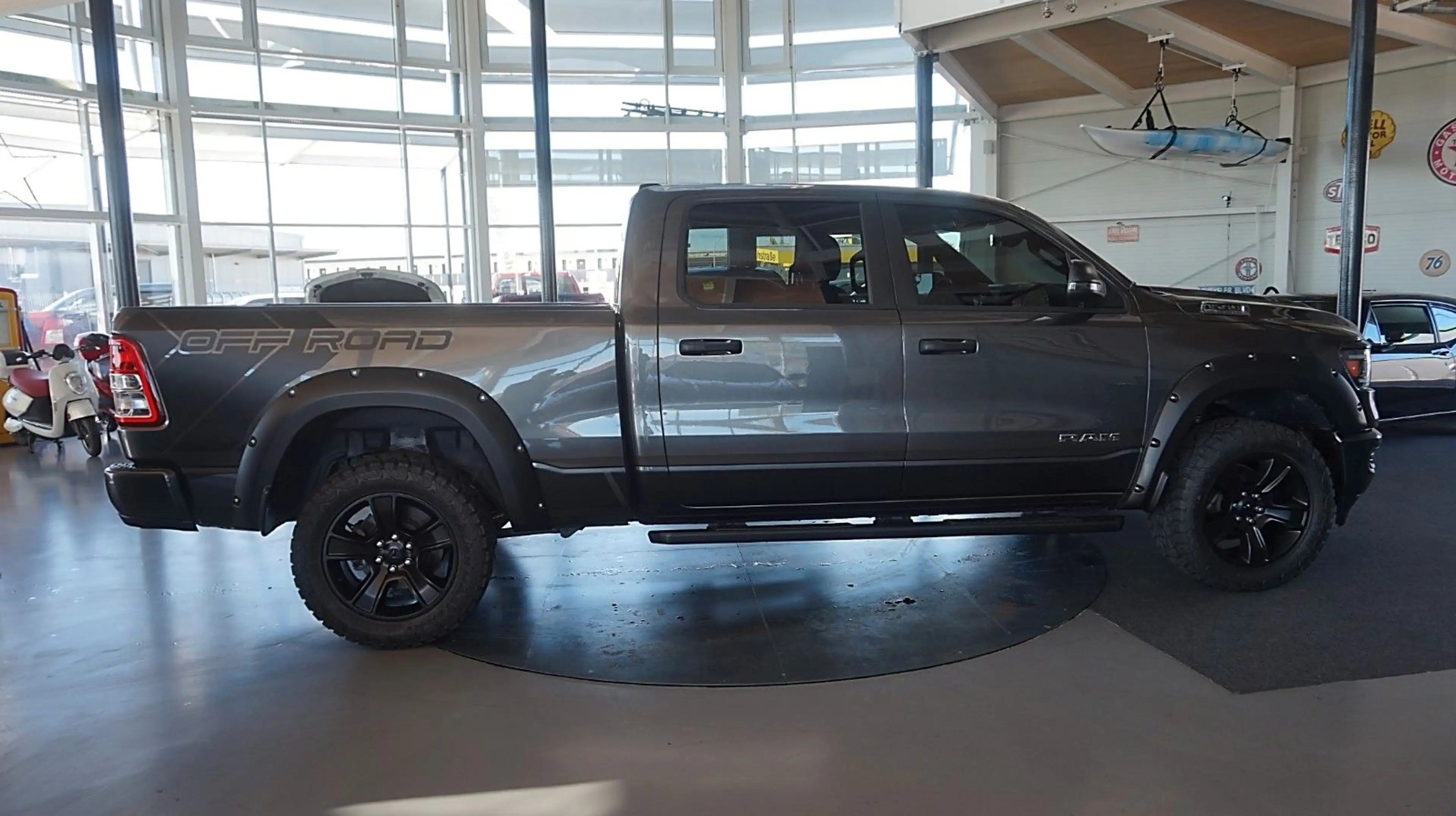 Dodge RAM 1500 HEMI 5.7l Crew-Cab*4x4*6Sitz*LONGBED — photo 4