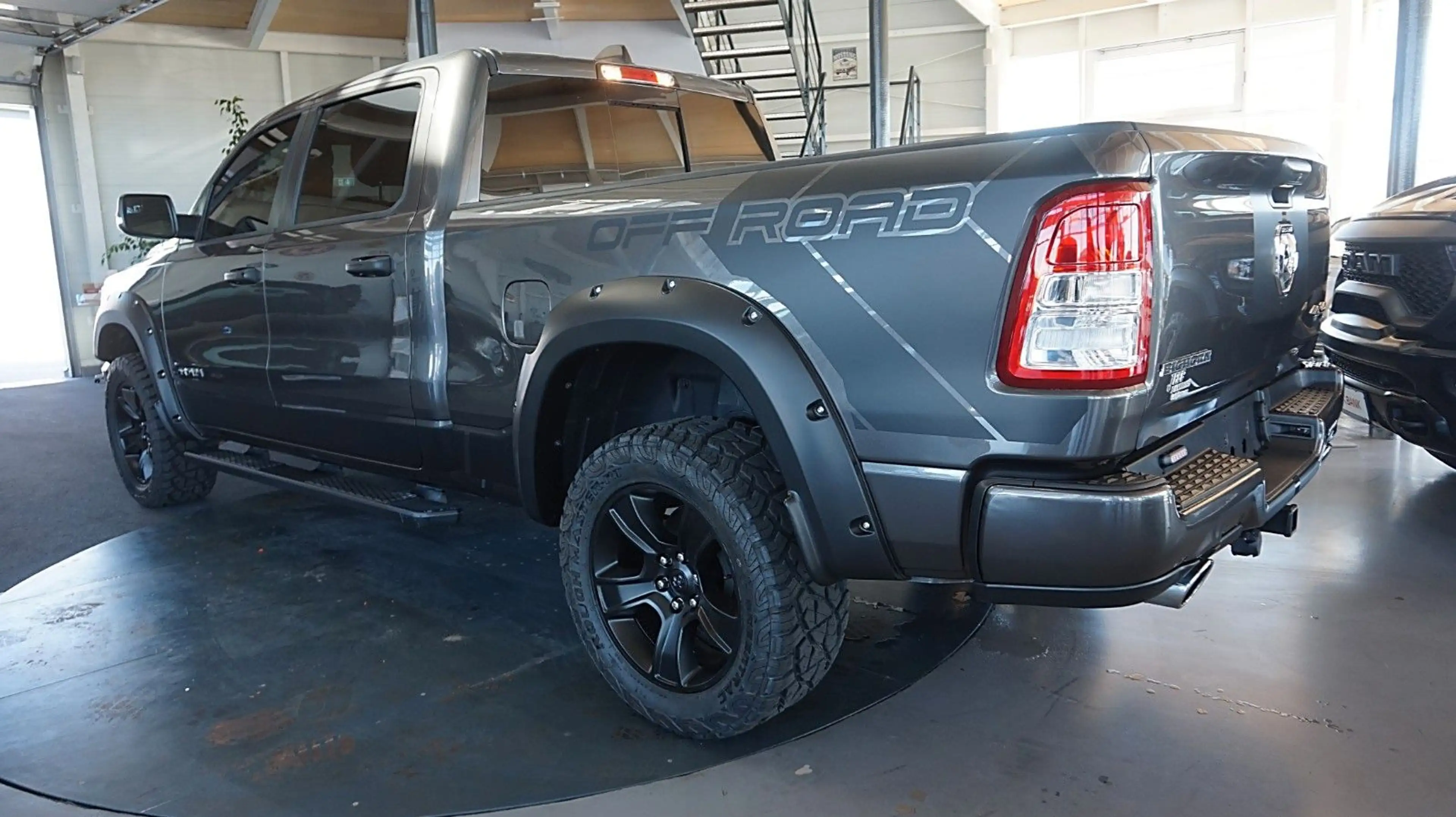 Dodge RAM 1500 HEMI 5.7l Crew-Cab*4x4*6Sitz*LONGBED — photo 6