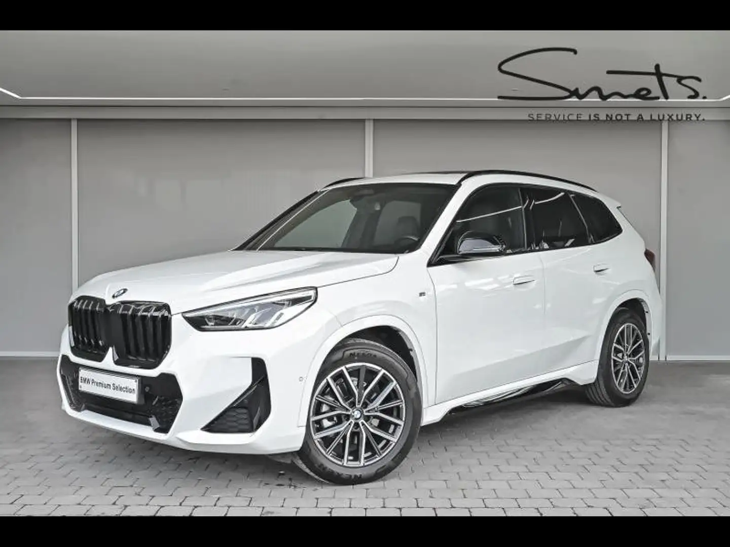 BMW X1 18i - M Pack - Pano - Widescreen display - LED-DAB White - 1