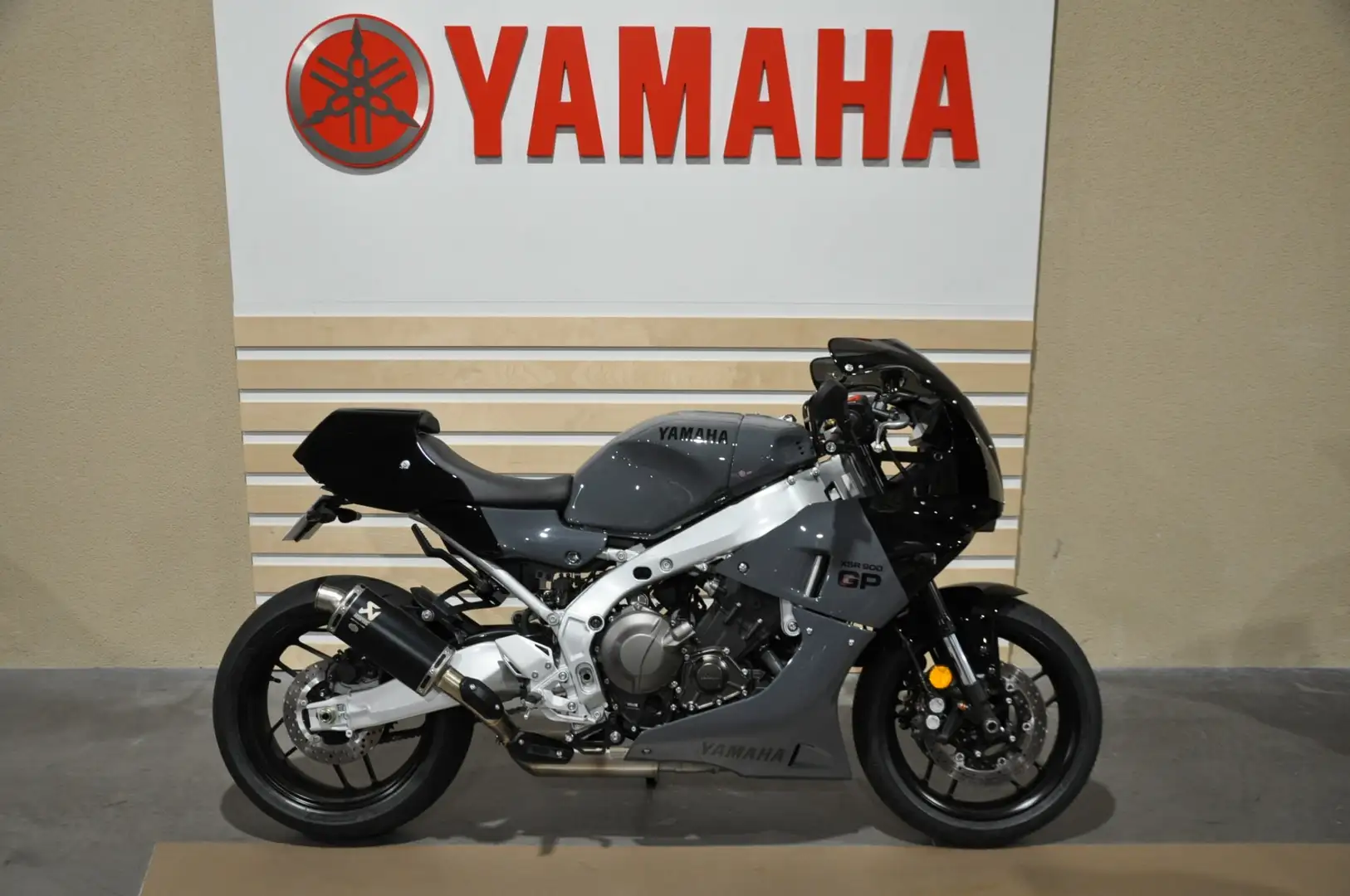 Yamaha XSR 900 Gris - 1