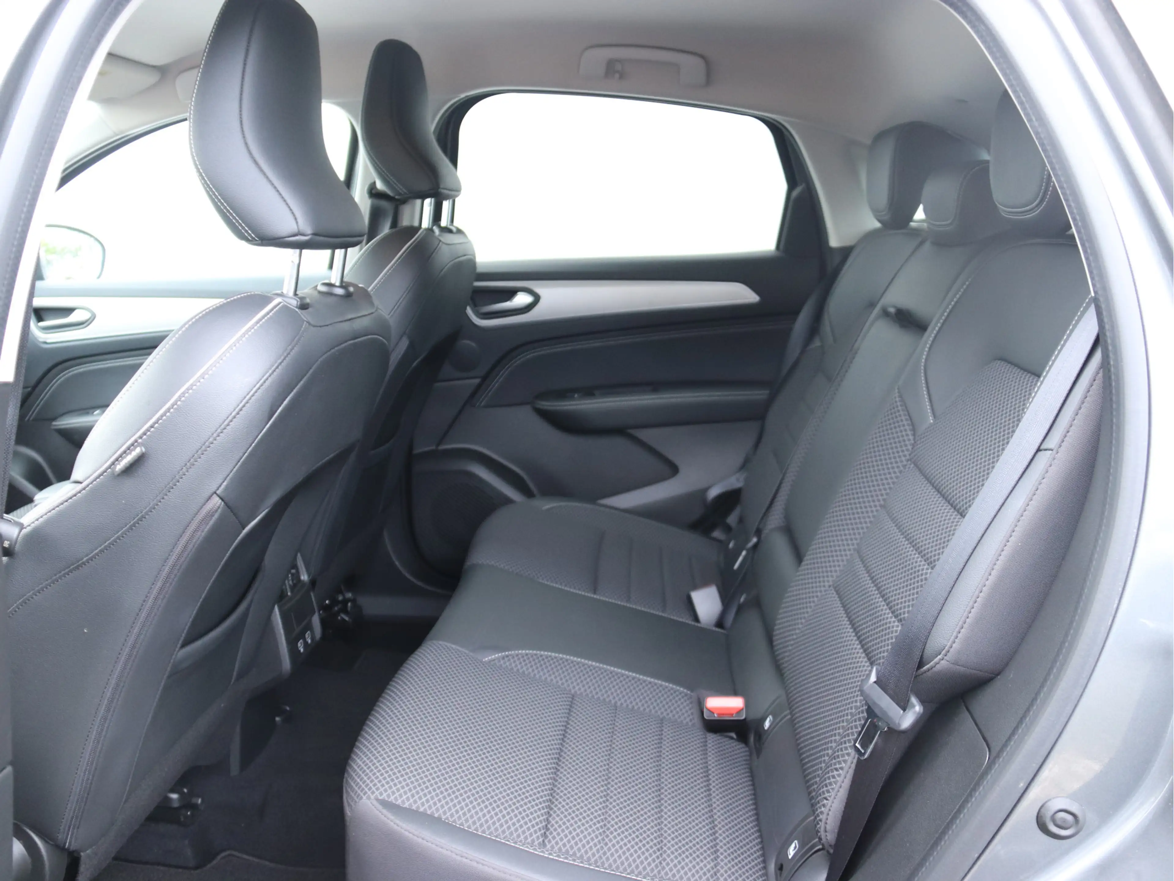 Renault Arkana 1.6 E-Tech Hybrid 145 Intens CAMERA / TREKHAAK / N — photo 7