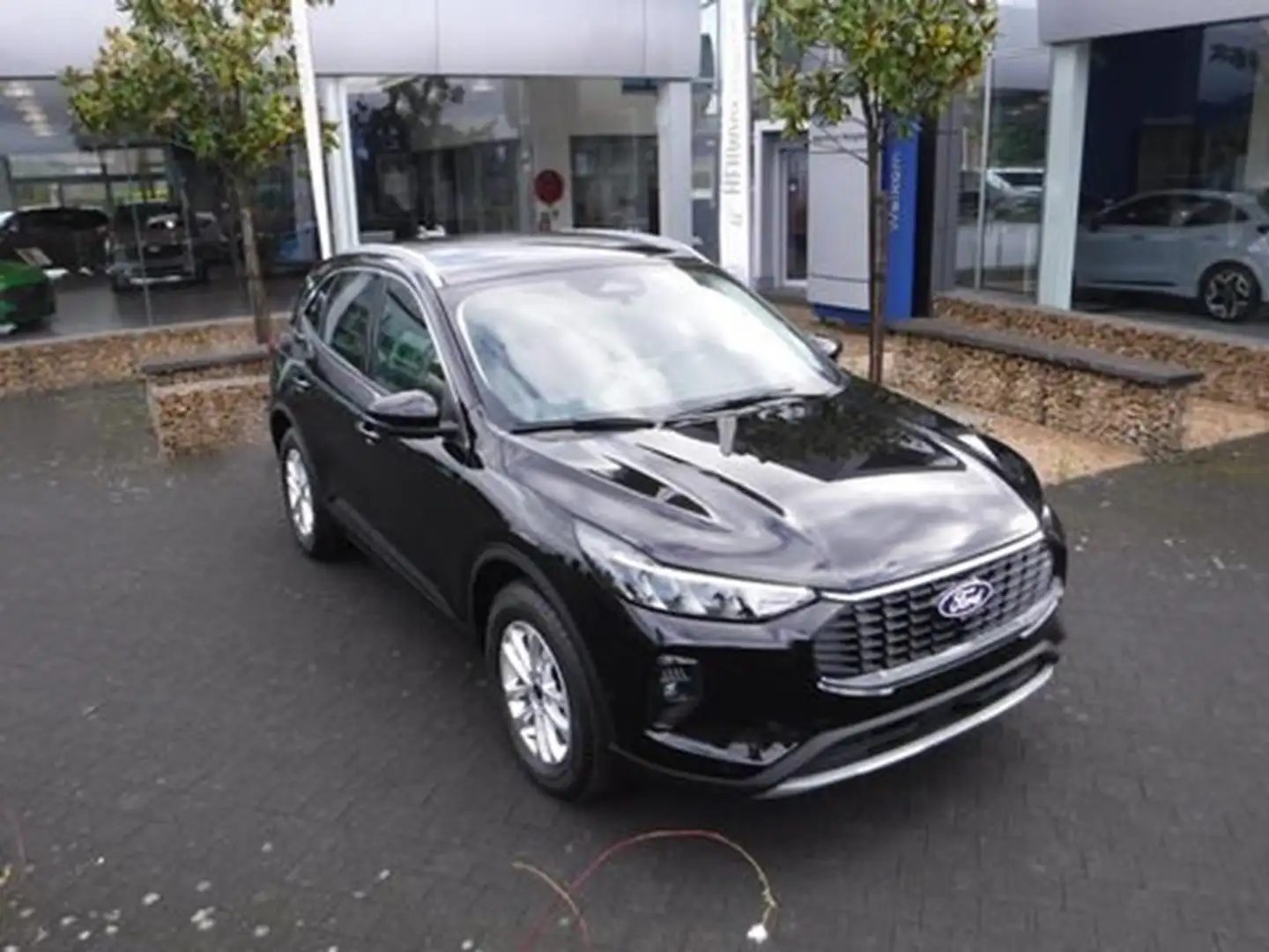 Ford Kuga Titanium FHEV AWD Zwart - 1
