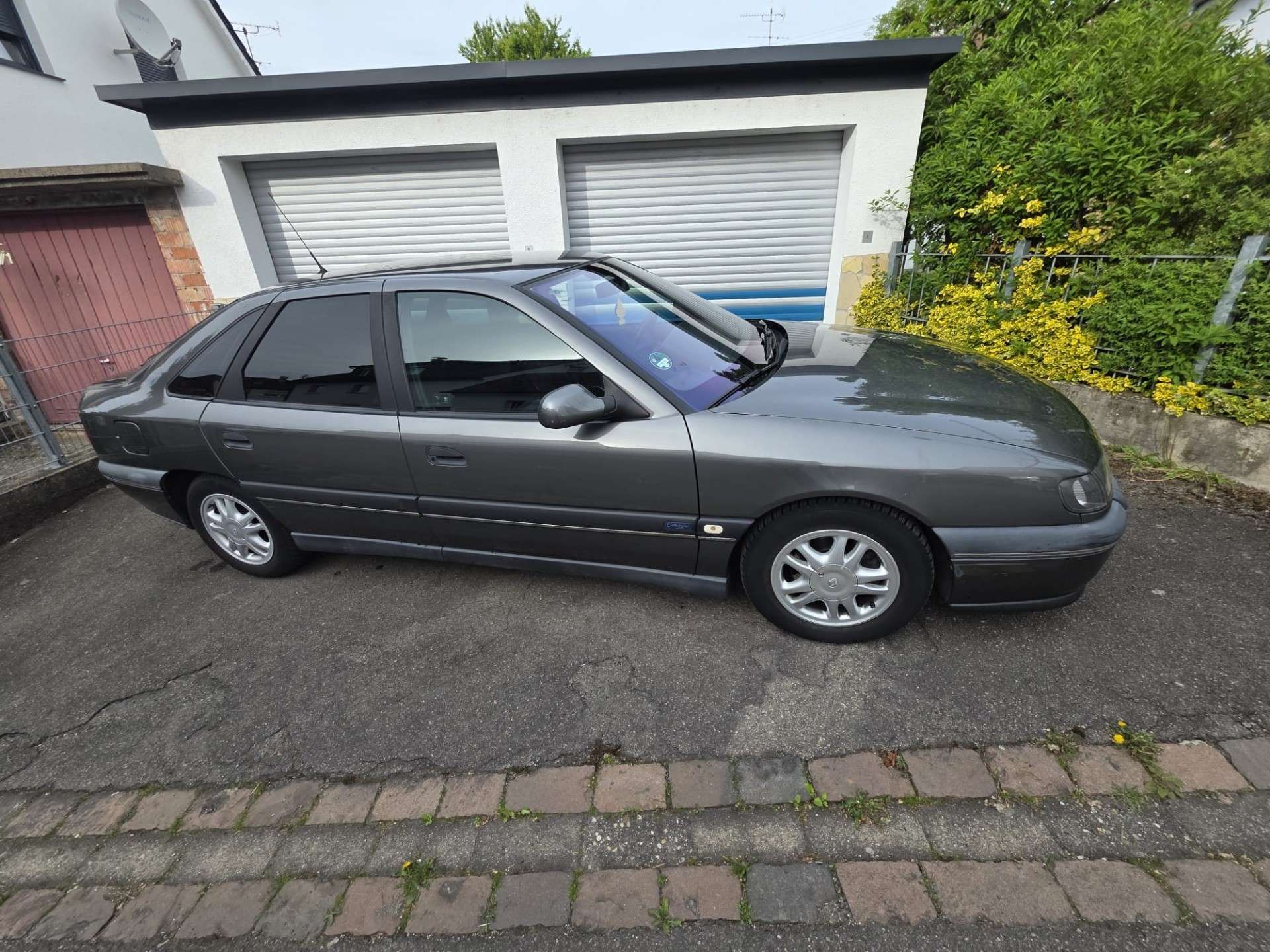 Second hand Renault Safrane 2.0