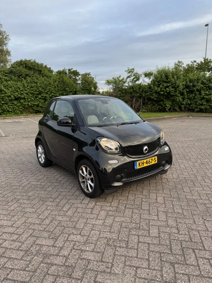 smart forTwo 1.0 Passion Zwart - 1