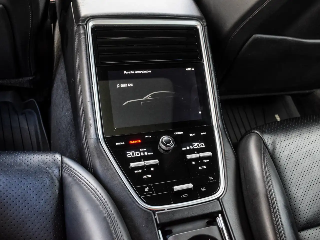 Porsche Panamera снимка Porsche Panamera