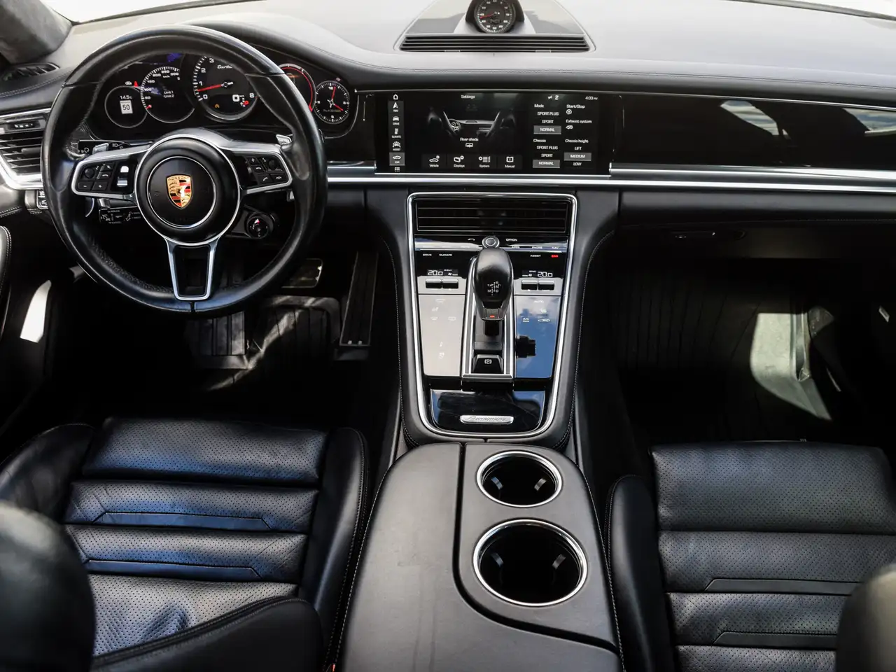 Porsche Panamera снимка Porsche Panamera