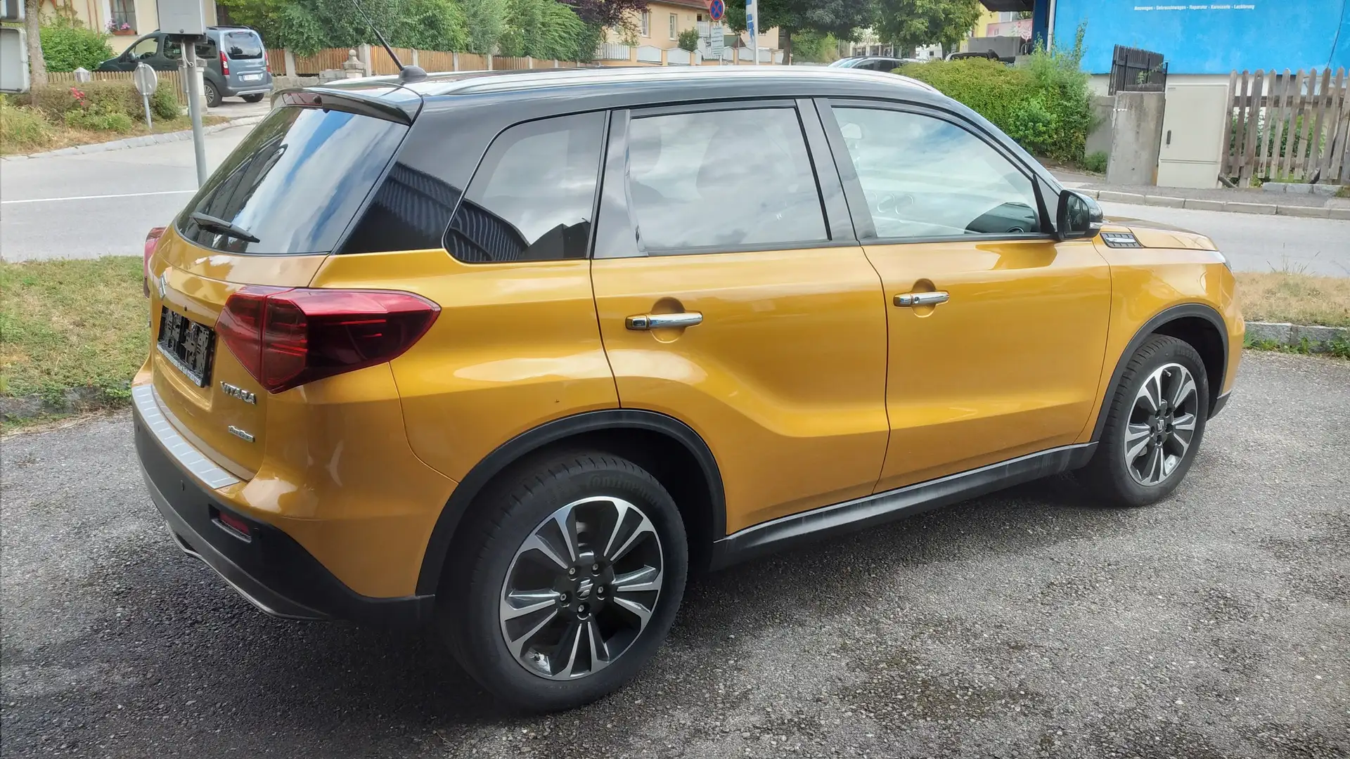 Suzuki Vitara 1,4 DITC ALLGRIP flash Aut. mit AHK + Panoramaglas Gelb - 2
