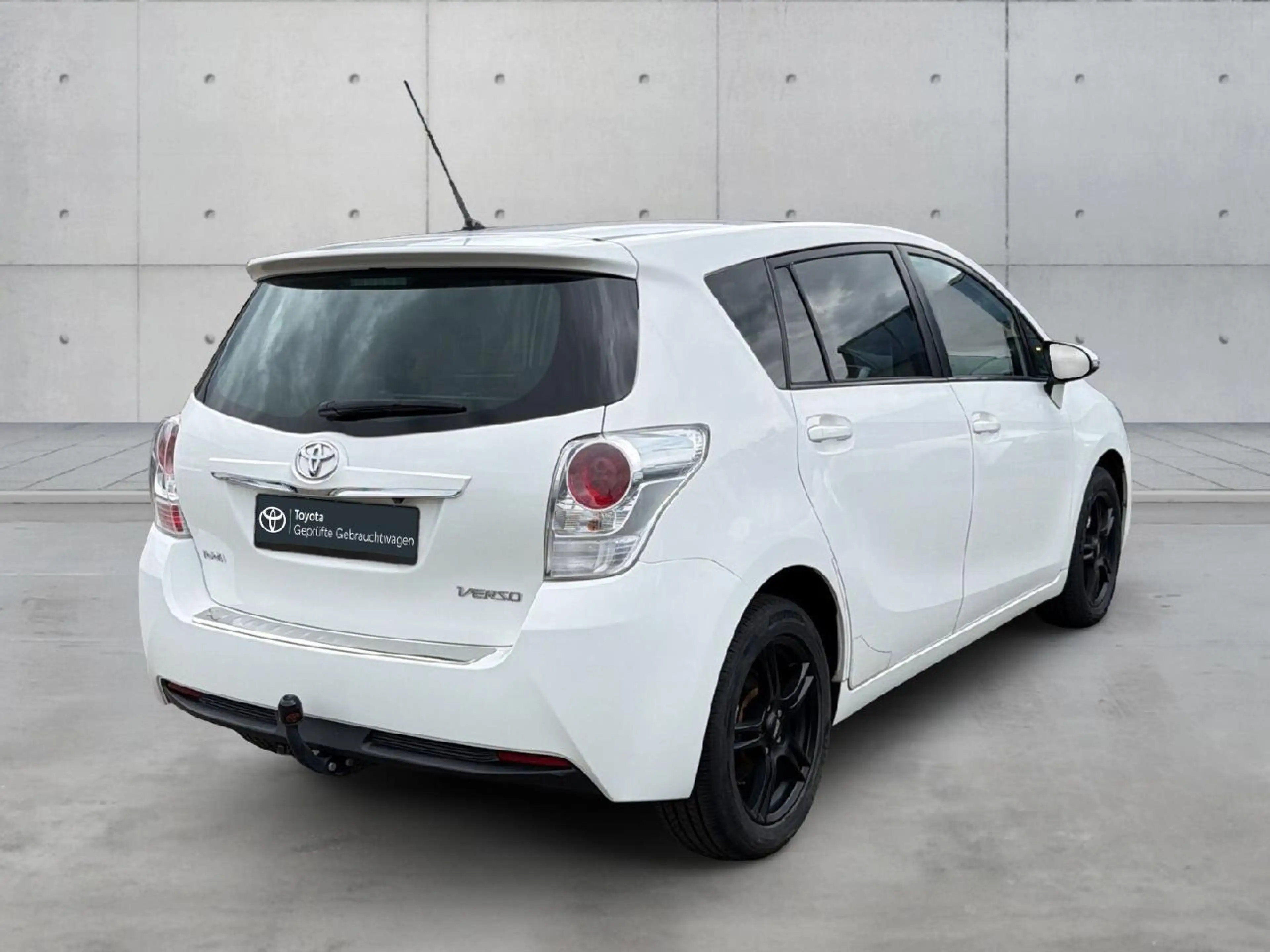 Toyota Verso SkyView Edition — photo 2
