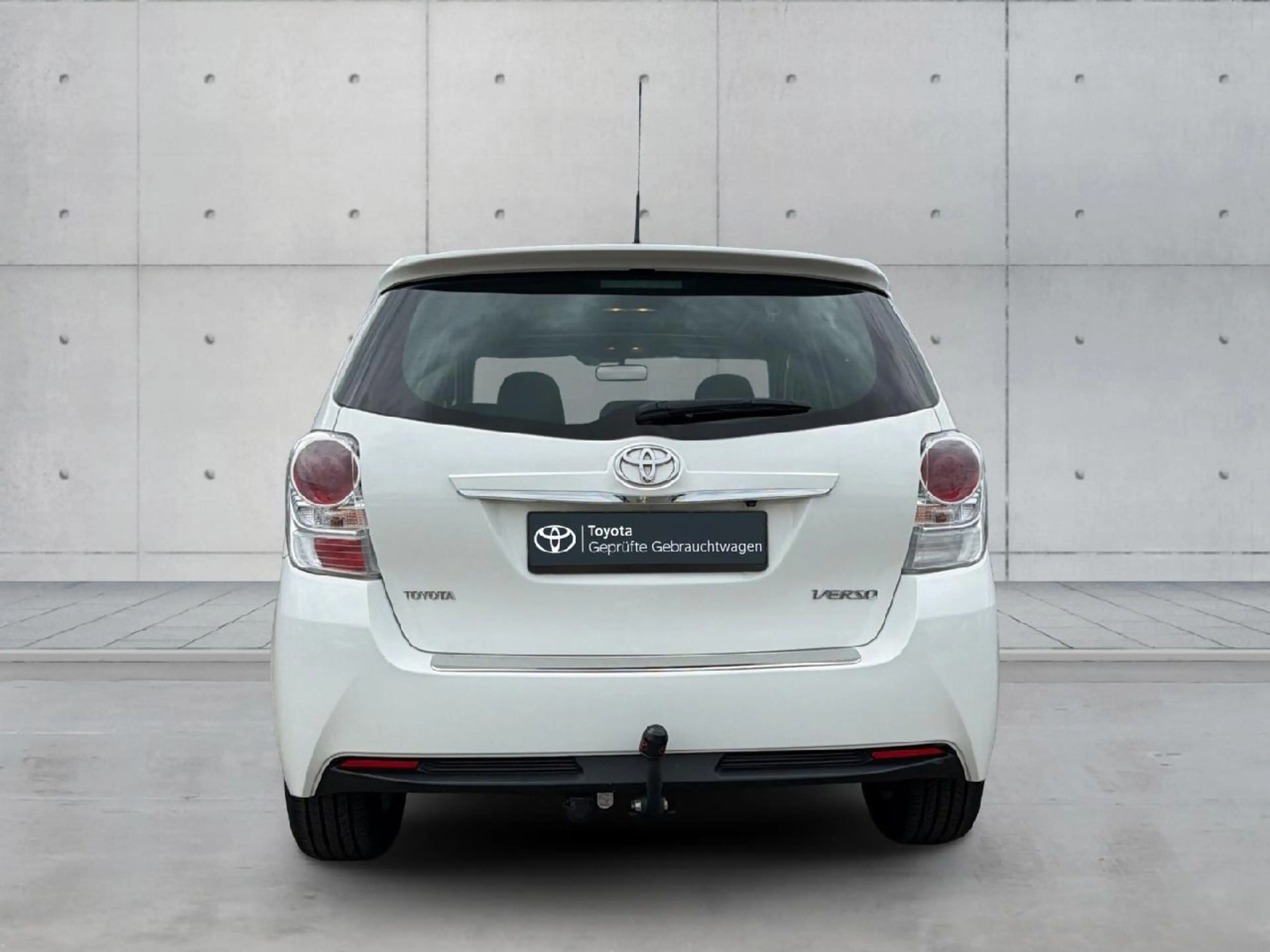 Toyota Verso SkyView Edition — photo 5