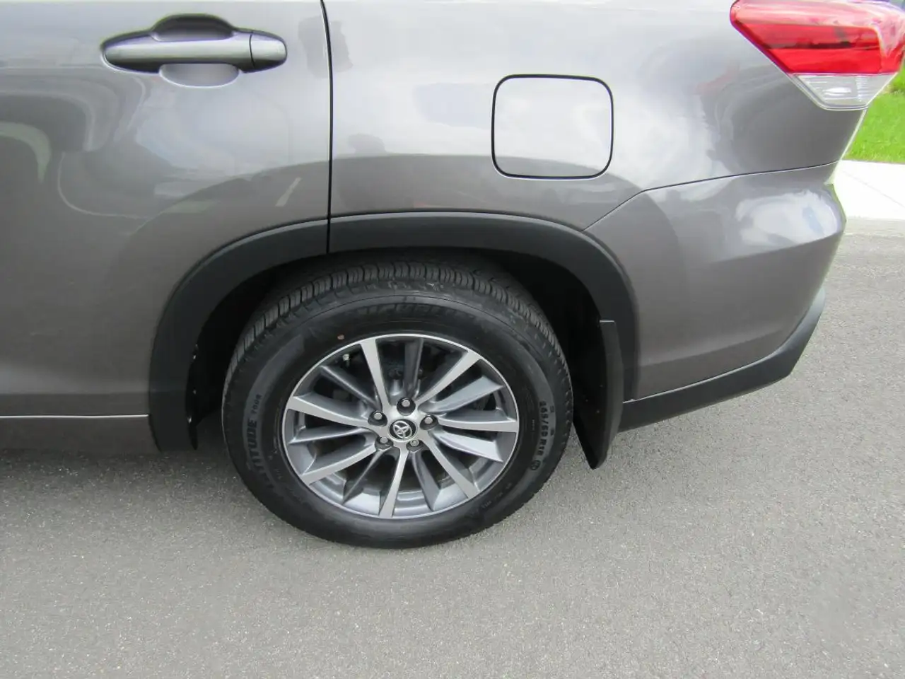 Toyota Highlander photo Toyota Highlander