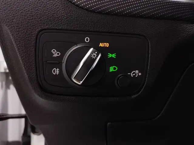 Audi Q2 view 15