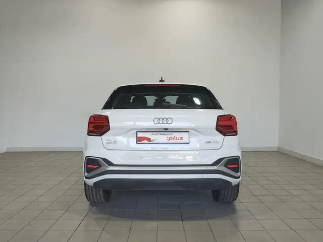 Audi Q2 view 5