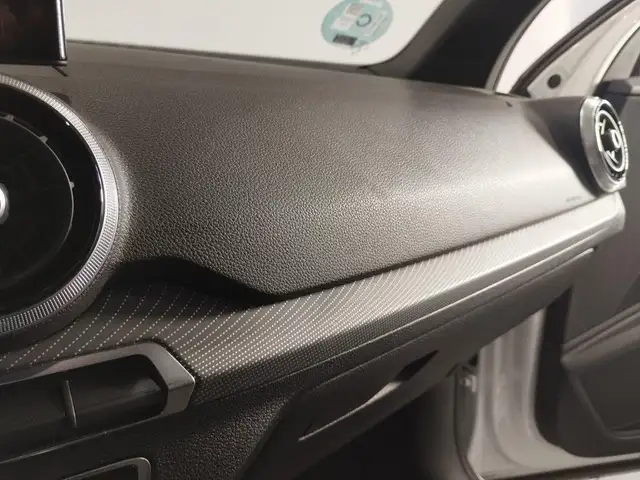 Audi Q2 view 14