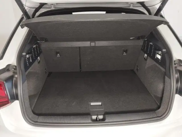 Audi Q2 view 9