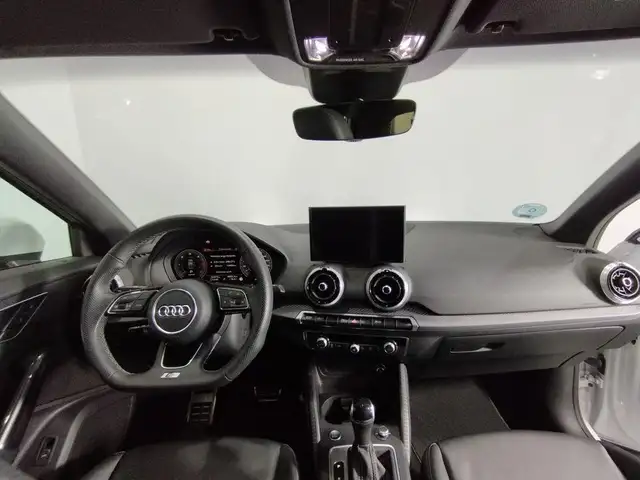 Audi Q2 view 6