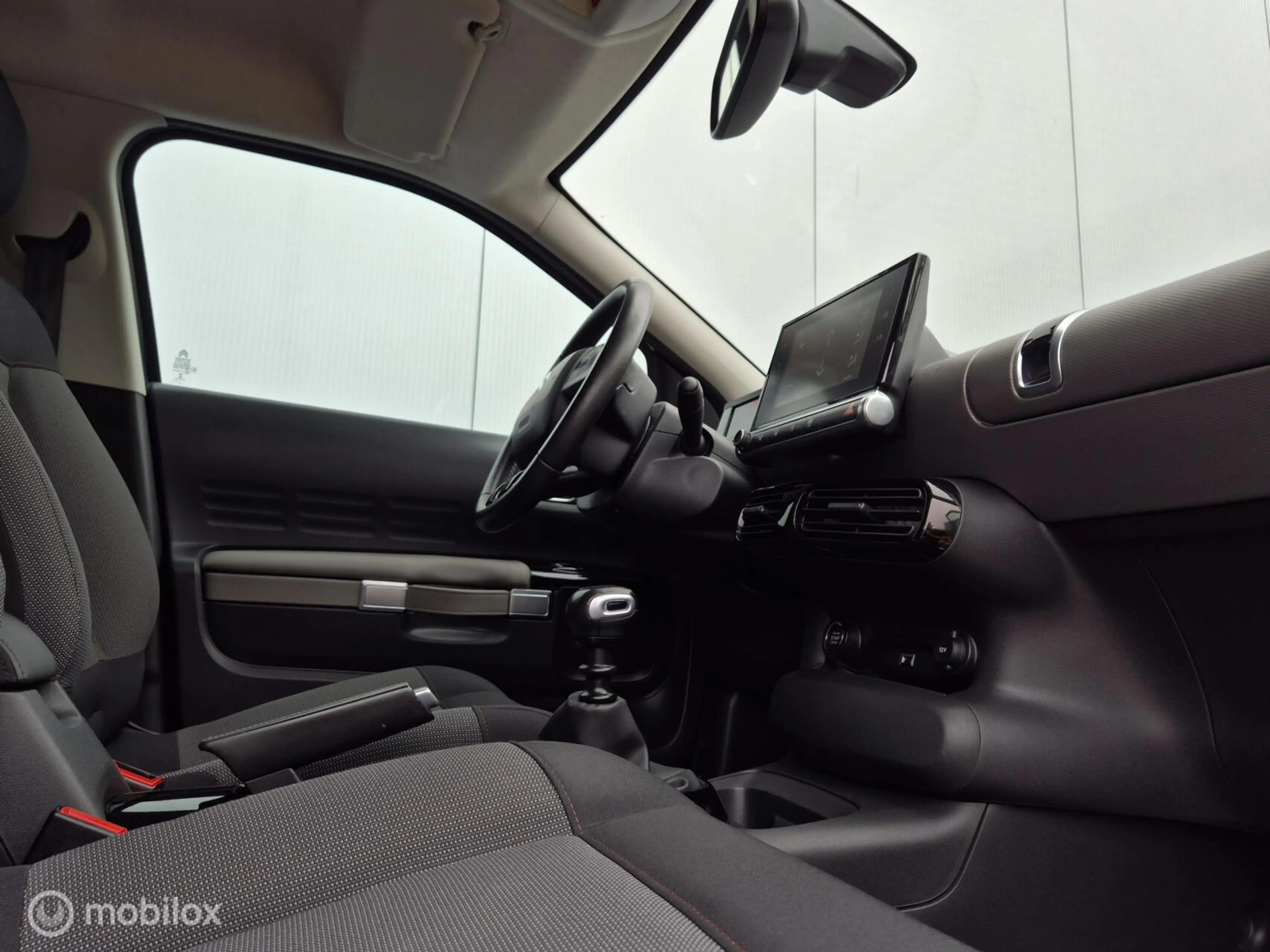 Citroen C4 Cactus 1.2 PURETECH SHINE/STOELVERWARMING/CAMERA/KEYLESS — photo 17