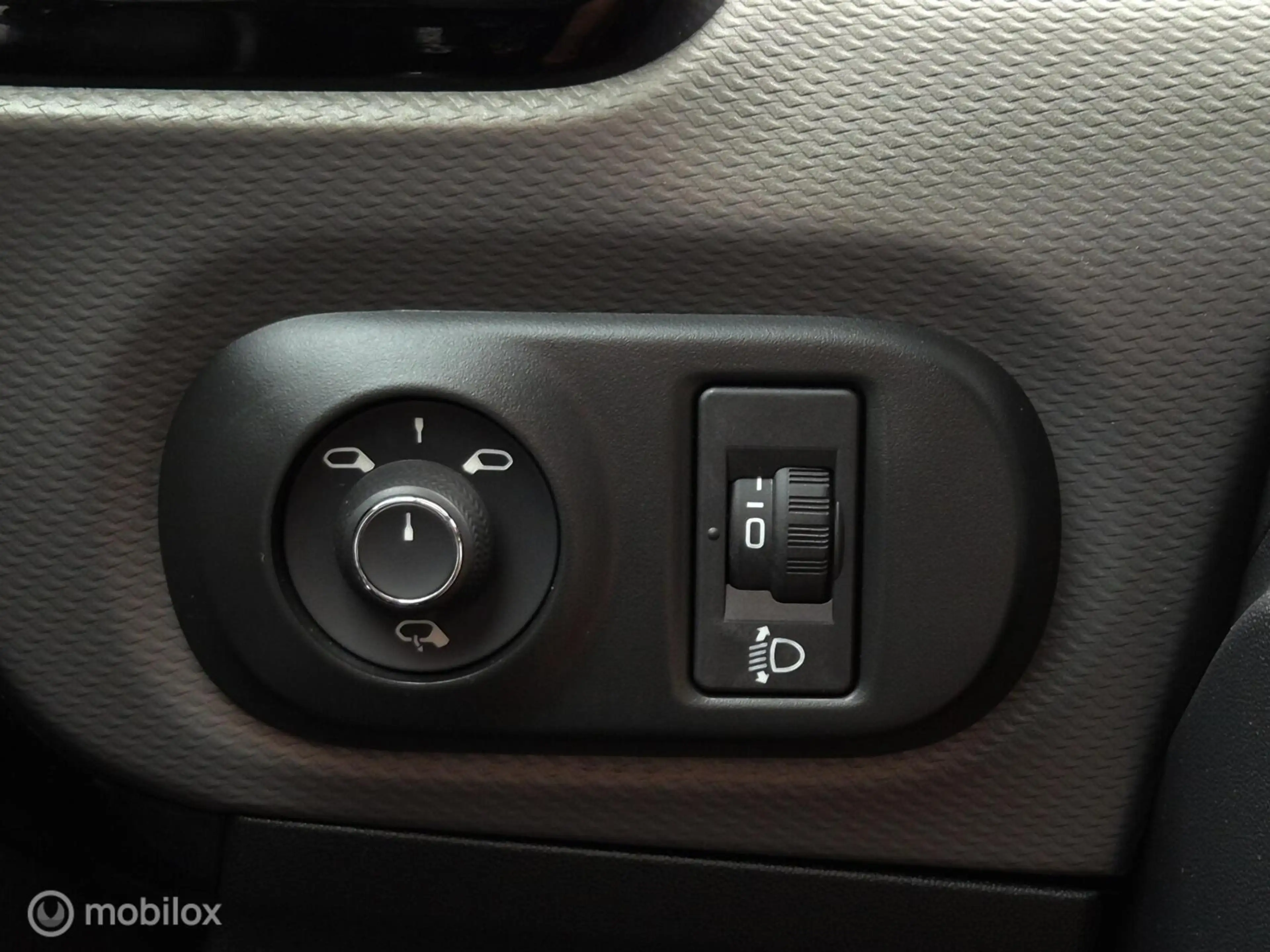Citroen C4 Cactus 1.2 PURETECH SHINE/STOELVERWARMING/CAMERA/KEYLESS — photo 43