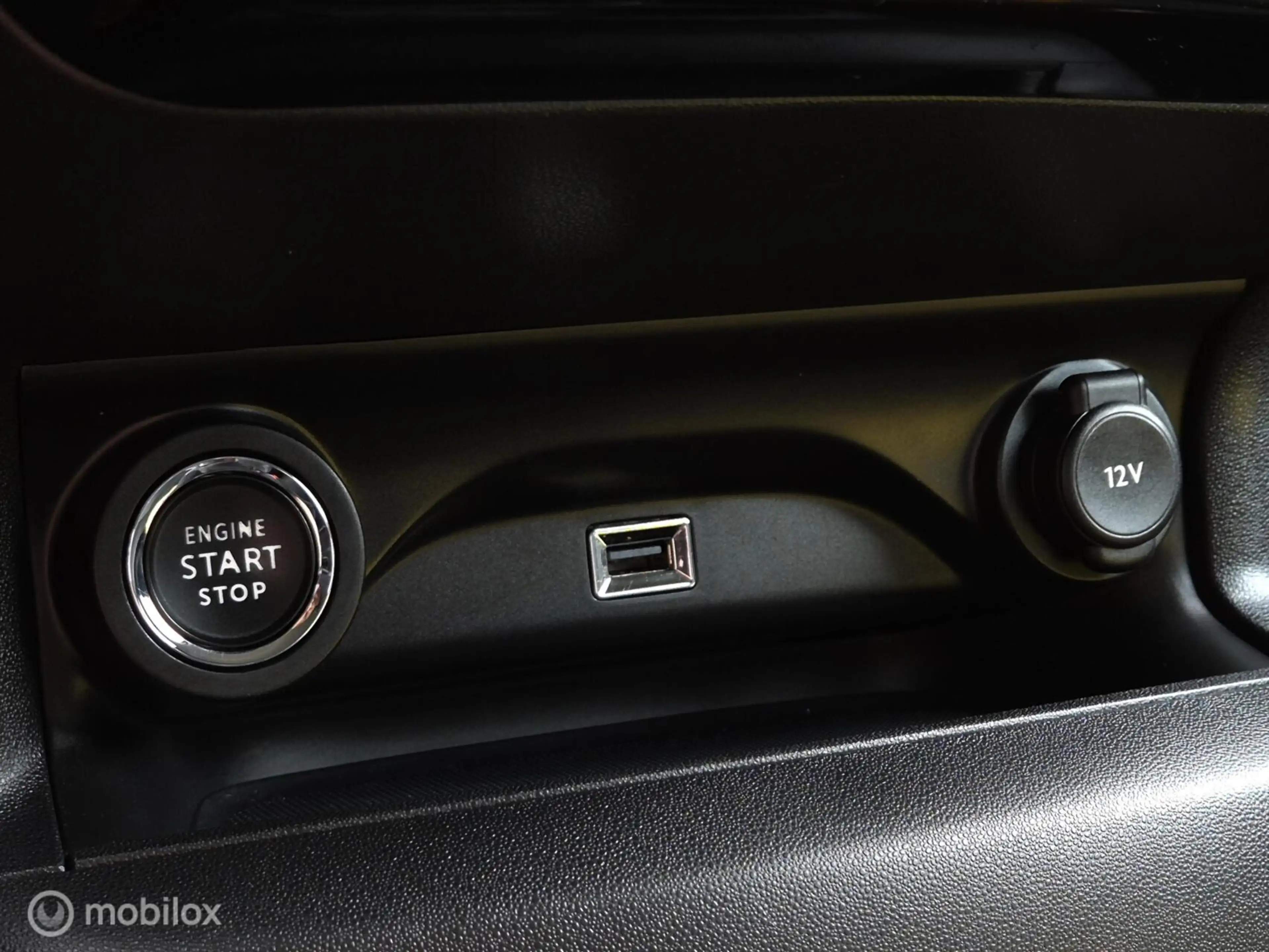Citroen C4 Cactus 1.2 PURETECH SHINE/STOELVERWARMING/CAMERA/KEYLESS — photo 37