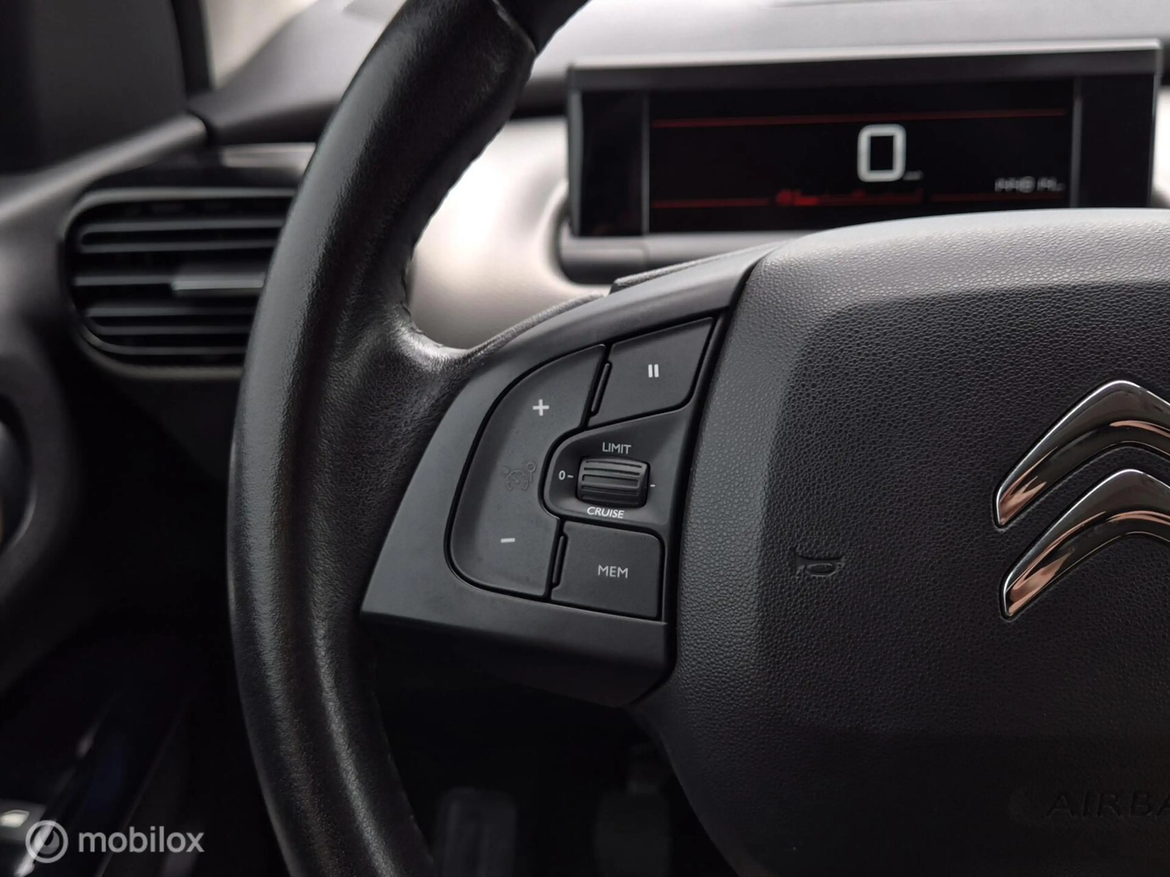 Citroen C4 Cactus 1.2 PURETECH SHINE/STOELVERWARMING/CAMERA/KEYLESS — photo 40
