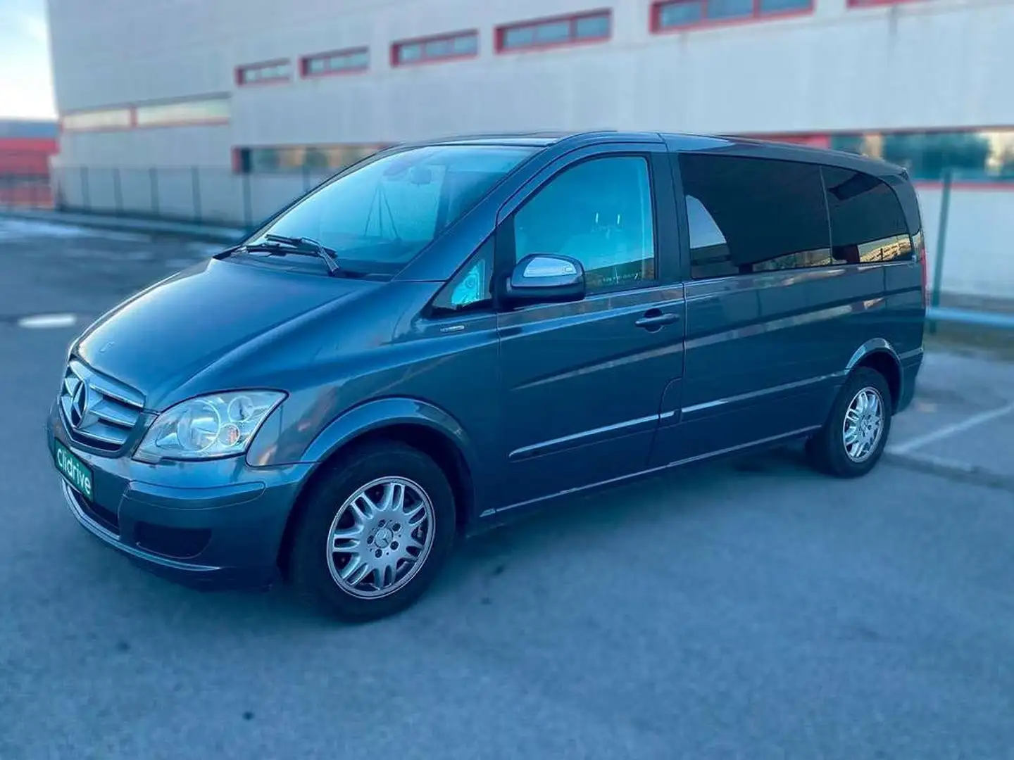 Mercedes-Benz Viano 2.0CDI Trend Extralargo Gris - 2