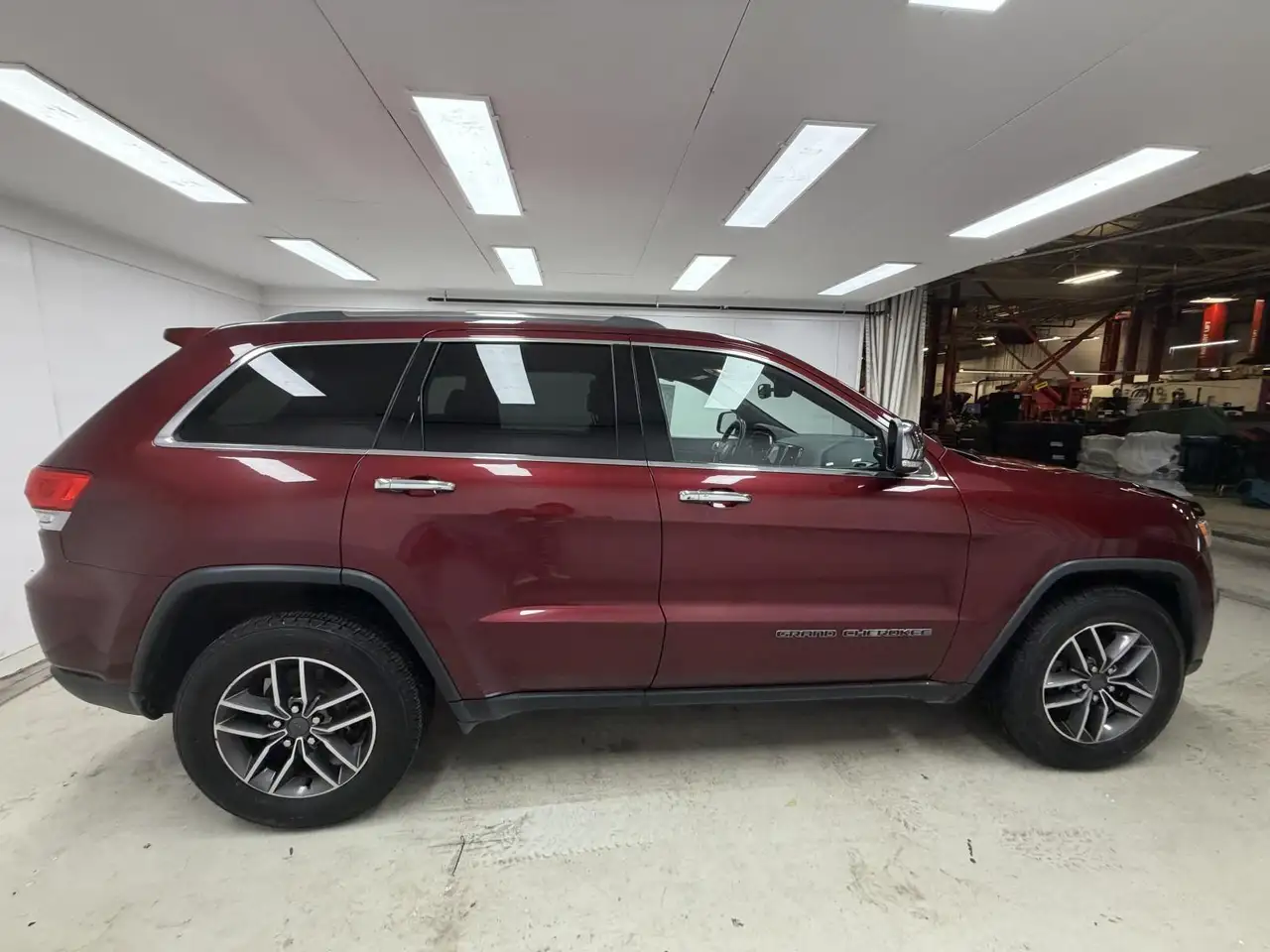Jeep Grand Cherokee photo Jeep Grand Cherokee