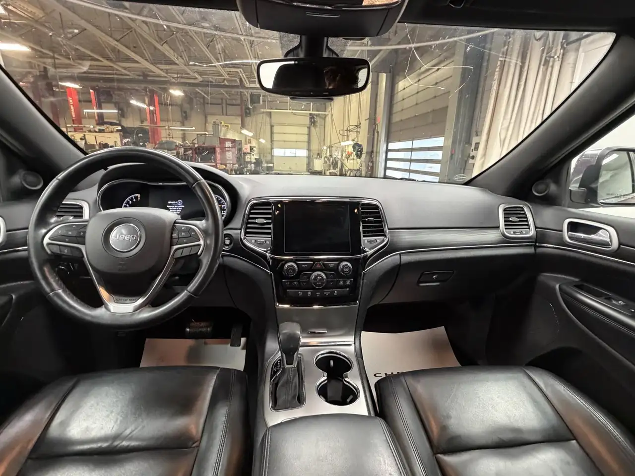Jeep Grand Cherokee photo Jeep Grand Cherokee