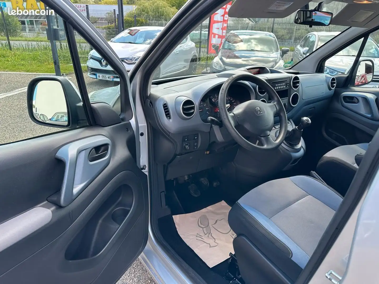 Peugeot Partner Tepee 1.6 Hdi 92Ch Active Szürke - 2