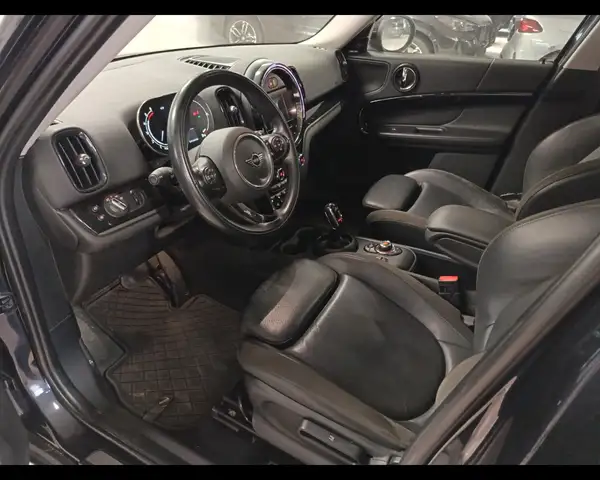 Mini Countryman view 20
